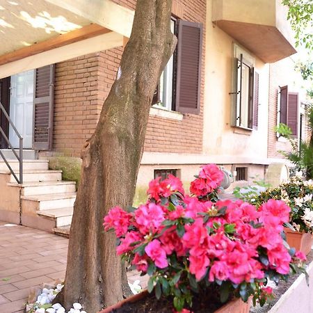 Tiburtina House Hotel Rome Bagian luar foto