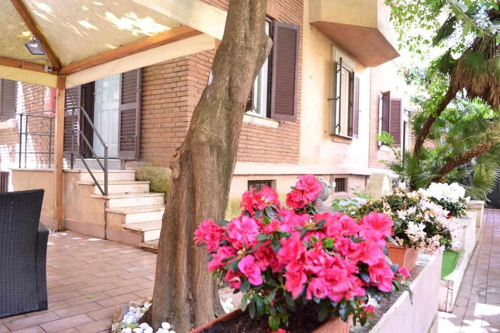 Tiburtina House Hotel Rome Bagian luar foto