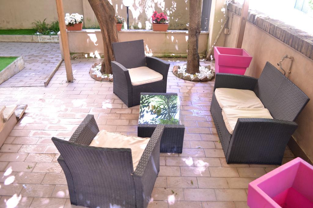Tiburtina House Hotel Rome Bagian luar foto