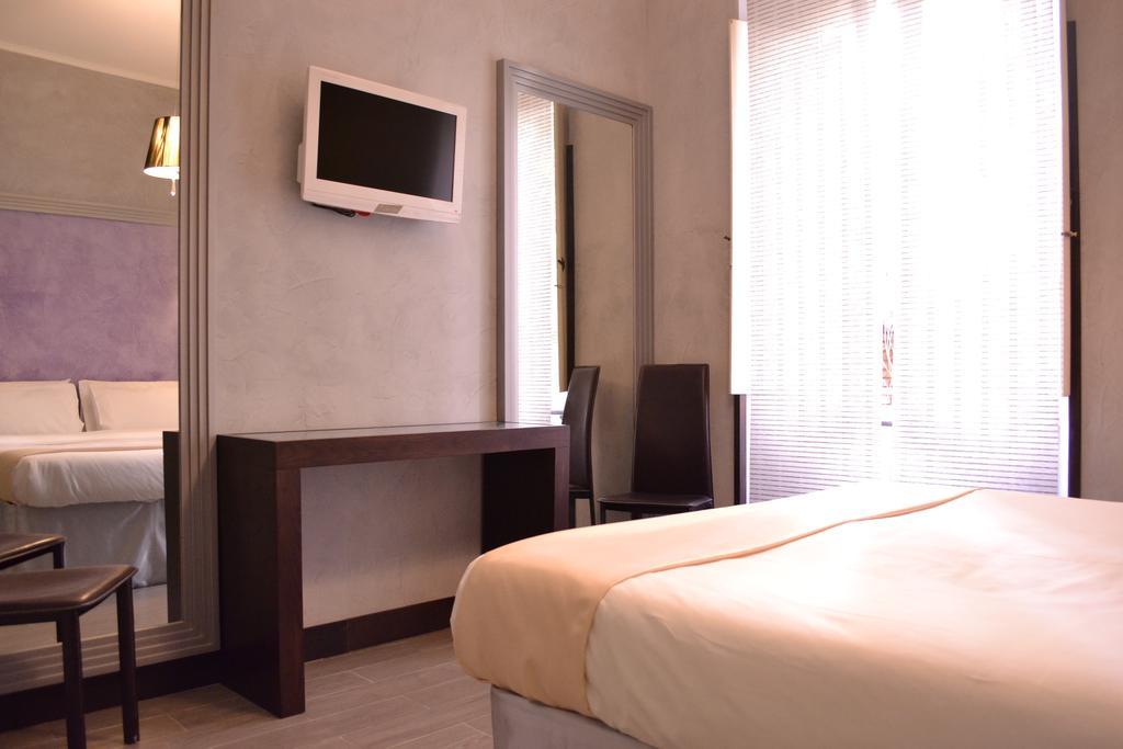 Tiburtina House Hotel Rome Bagian luar foto