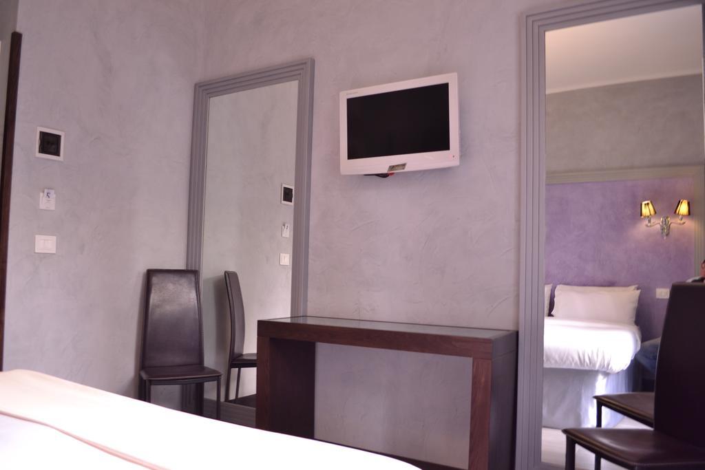 Tiburtina House Hotel Rome Bagian luar foto