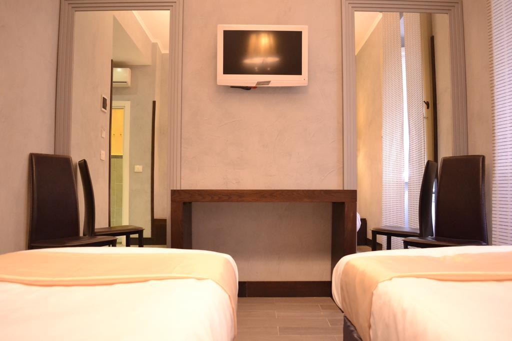 Tiburtina House Hotel Rome Bagian luar foto
