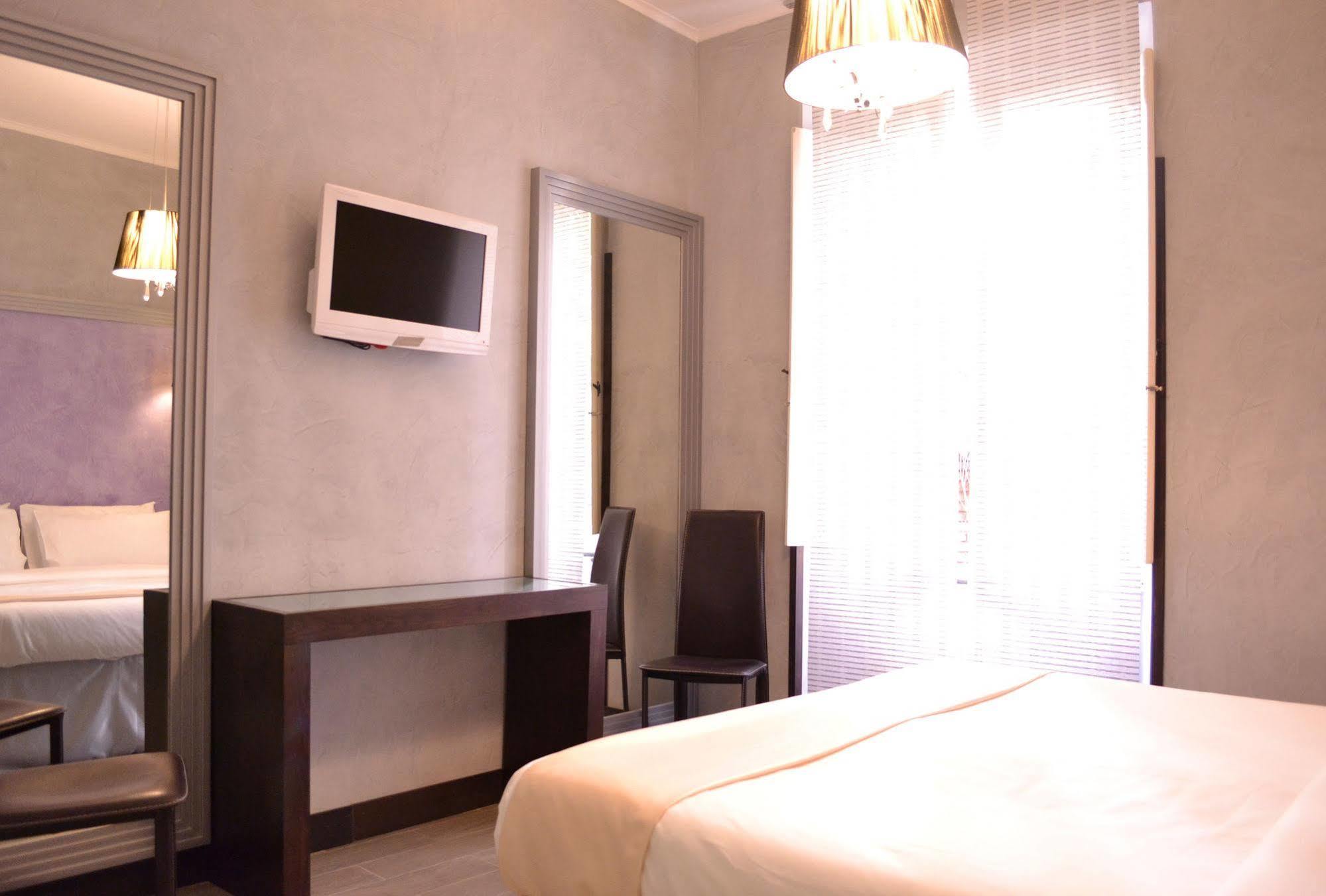 Tiburtina House Hotel Rome Bagian luar foto