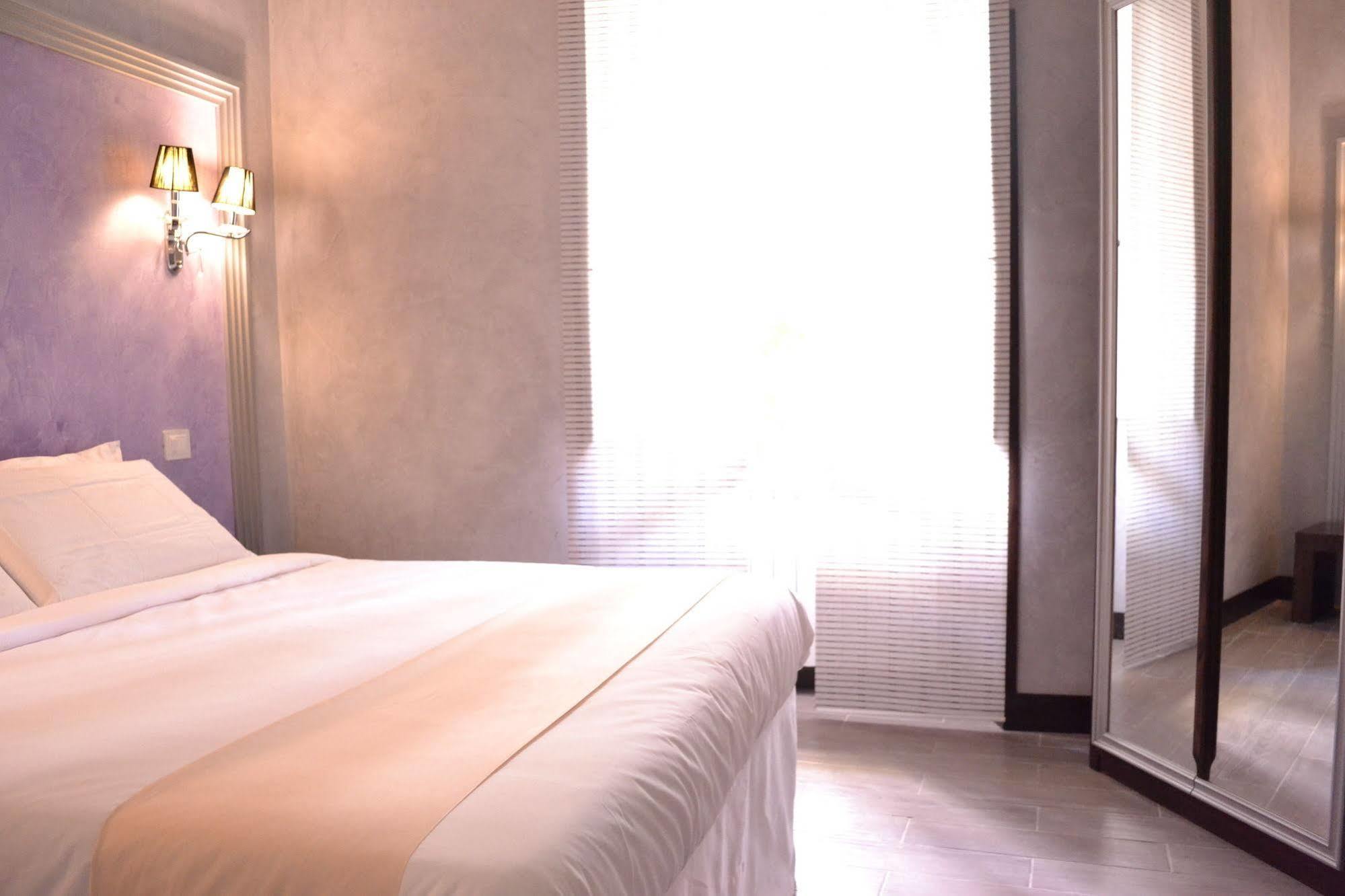 Tiburtina House Hotel Rome Bagian luar foto