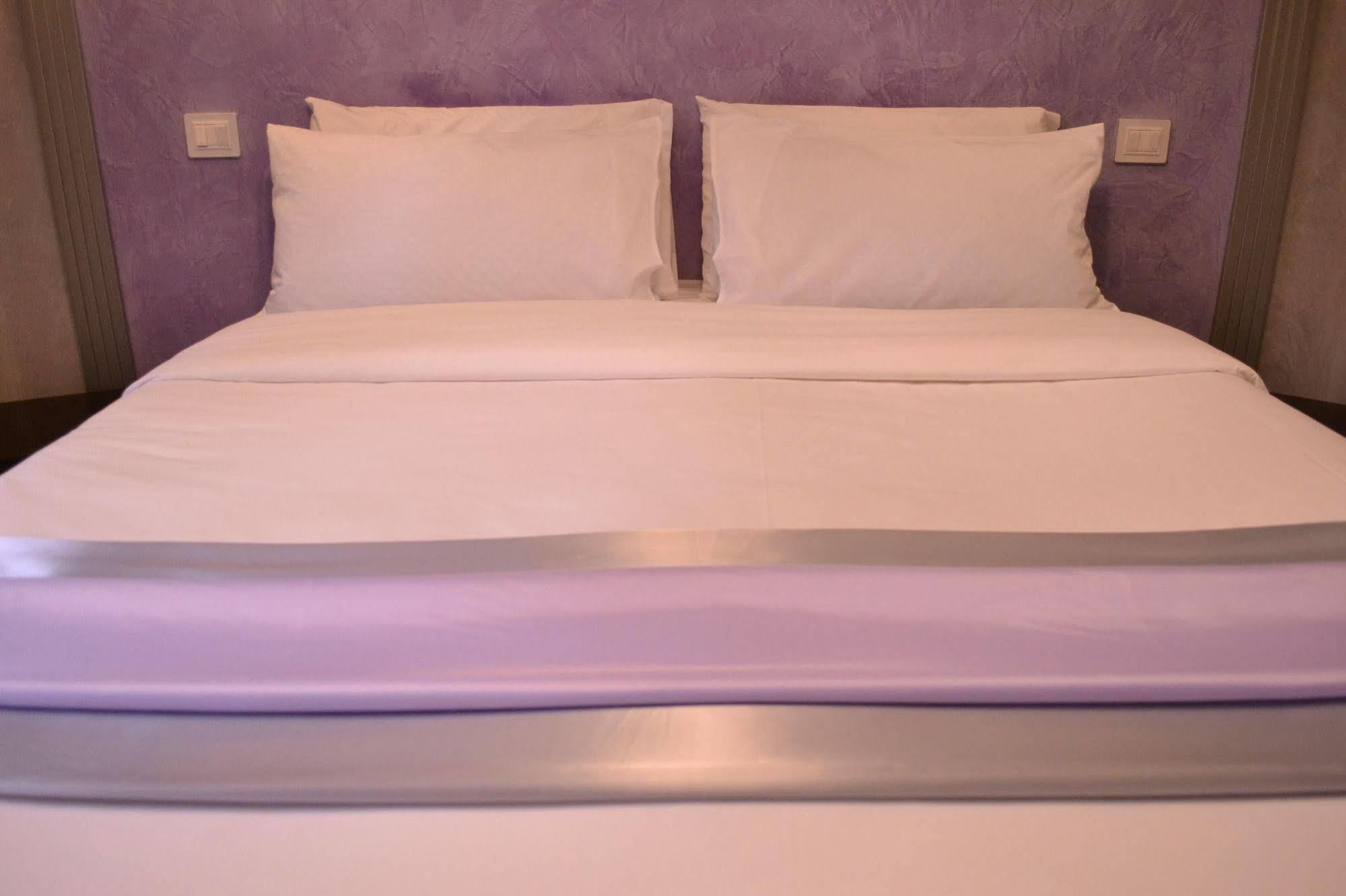 Tiburtina House Hotel Rome Bagian luar foto