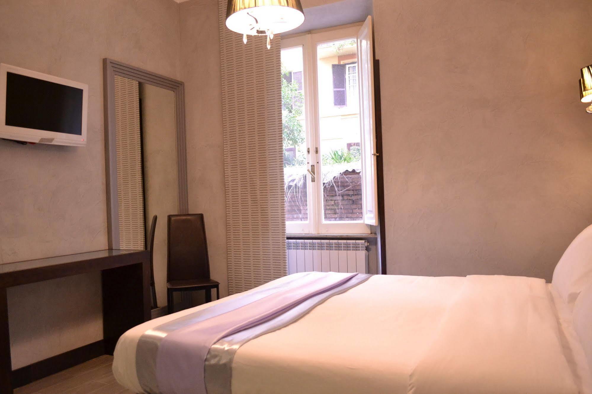 Tiburtina House Hotel Rome Bagian luar foto