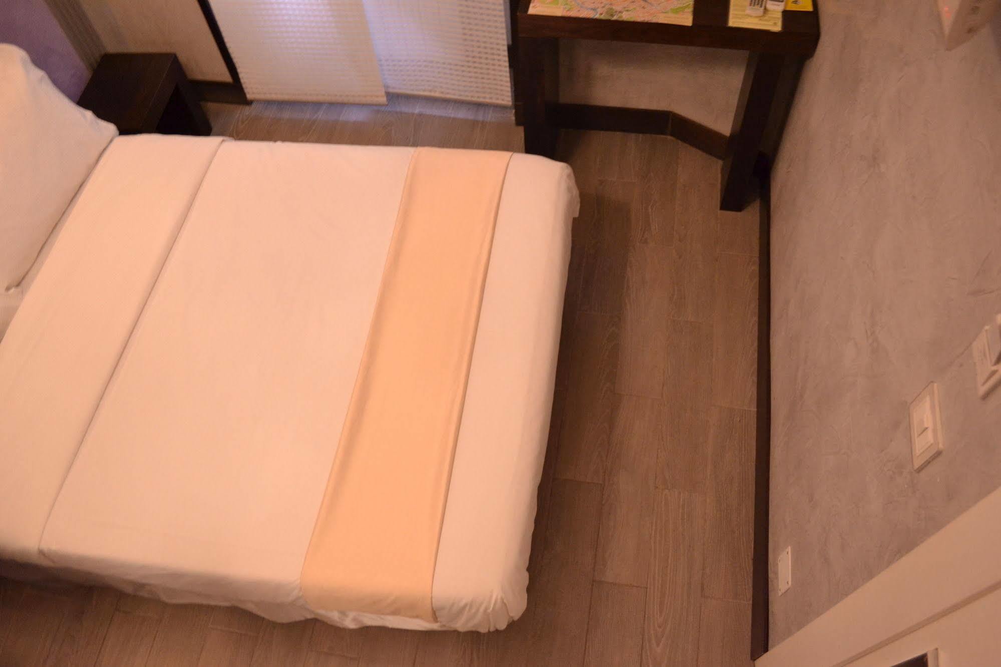 Tiburtina House Hotel Rome Bagian luar foto